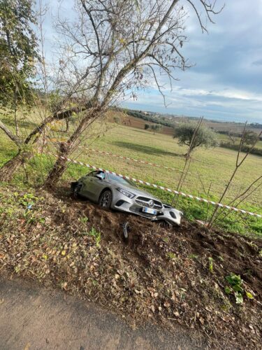 INCIDENTE STRADALE LUNGO CONTRADA MOLINO CivitanovaLive