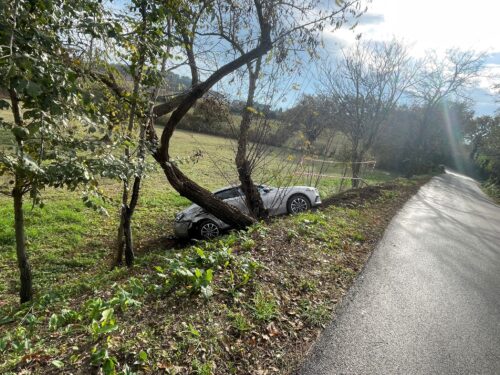 INCIDENTE STRADALE LUNGO CONTRADA MOLINO CivitanovaLive